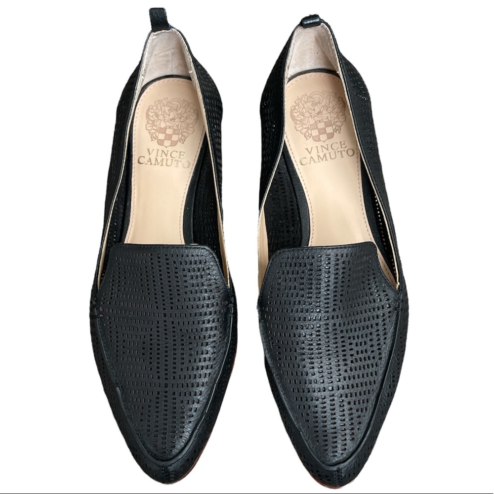 Vince Camuto pointed toe flats - size 7